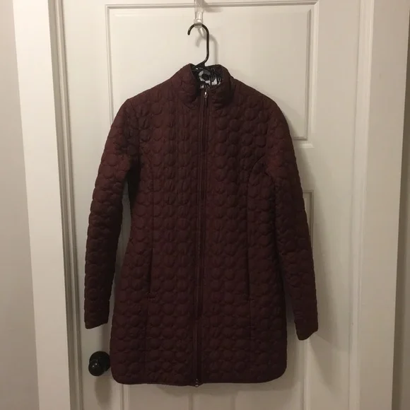 Burgundy Aventura Quilted Coat. Size Small. - Picture 4 of 11